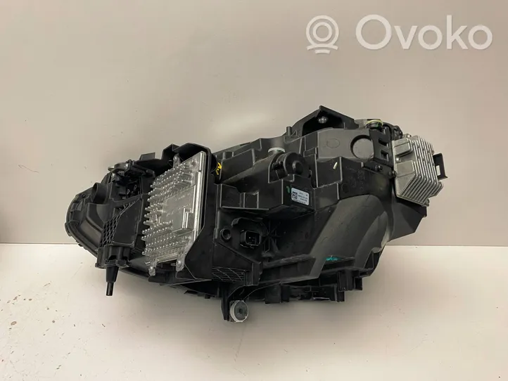 BMW 2 G42 Lampa przednia 8083636