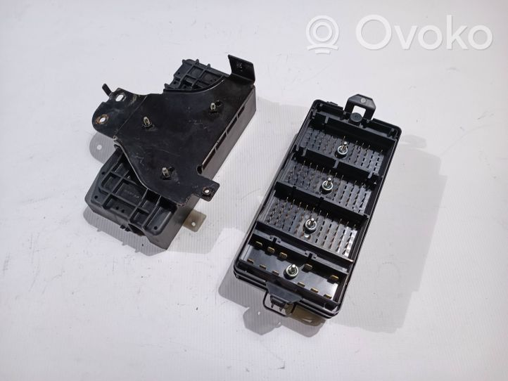 Ford Mustang V Fuse box set 8R3T14K001DAC