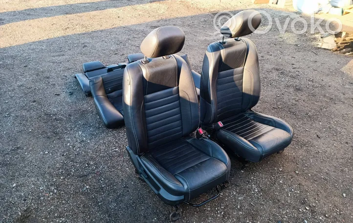Ford Mustang V Fotele / Kanapa / Komplet 
