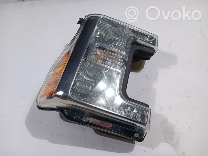 Ford F350 Lampa przednia HC3B-13006-AF