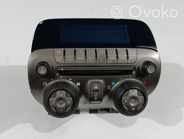 Chevrolet Camaro Konsola środkowa / Radio / GPS 92235960