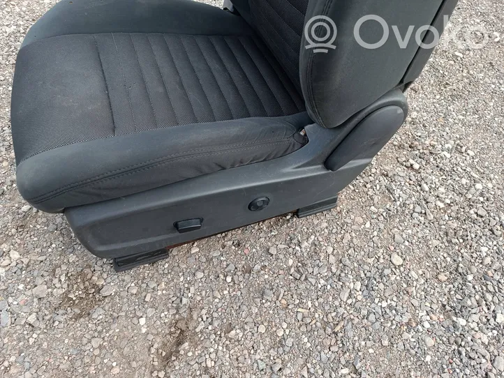 Dodge Challenger Front driver seat 