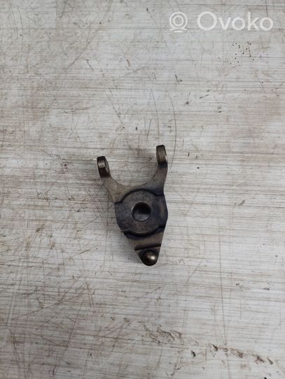 Toyota Corolla Verso E121 Support de pince d'injecteur de carburant 