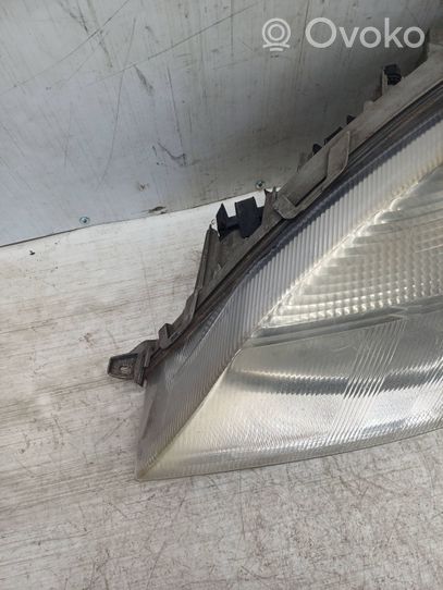 Mercedes-Benz Vaneo W414 Lampa przednia A4148200061