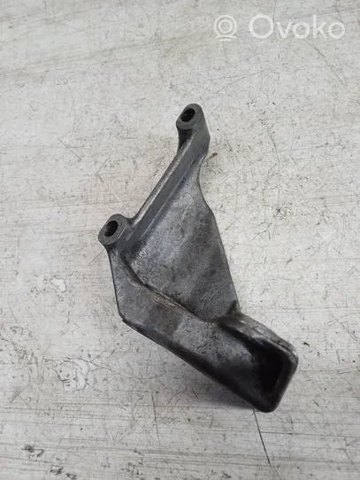 Audi 80 90 S2 B4 Supporto di montaggio della pompa del servosterzo 068145531A