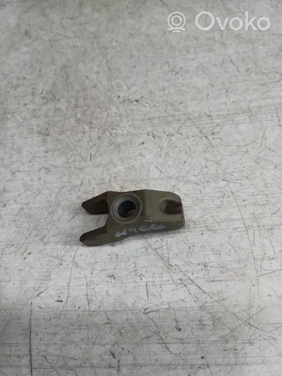 Audi 80 90 S2 B4 Fuel Injector clamp holder 