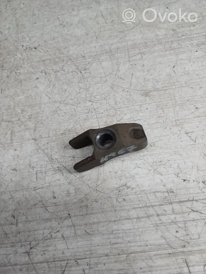 Audi 80 90 S2 B4 Fuel Injector clamp holder 