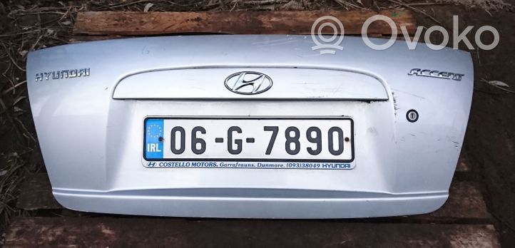 Hyundai Accent Задняя крышка (багажника) 