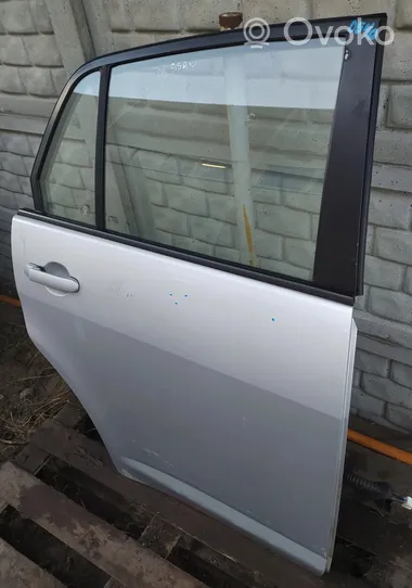 Nissan Tiida C11 Portiera posteriore 