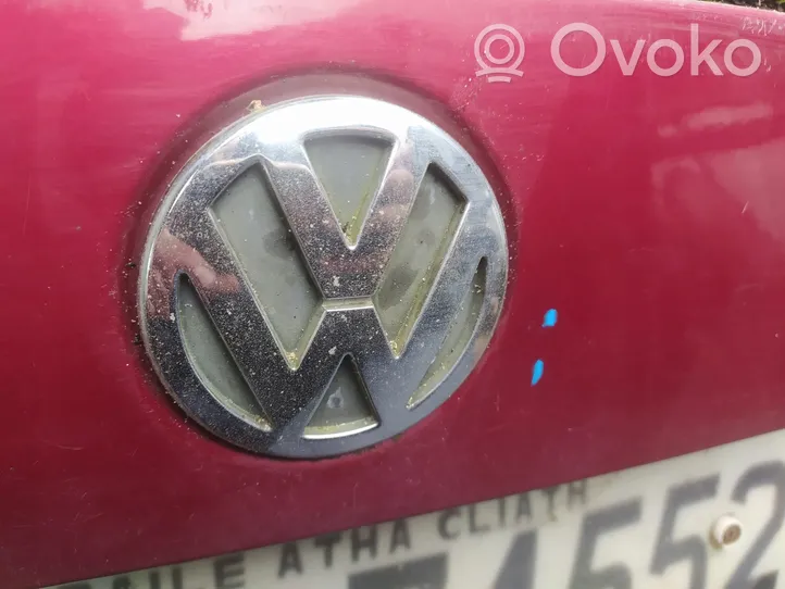 Volkswagen PASSAT B5.5 Takaluukun/tavaratilan kansi 