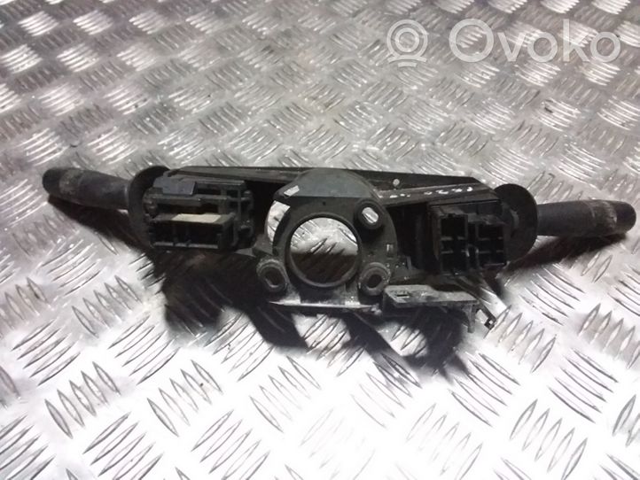 Peugeot 405 Commodo, commande essuie-glace/phare 61557104