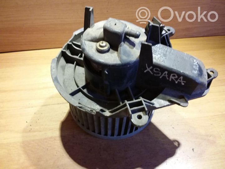 Citroen Xsara Pečiuko ventiliatorius/ putikas 210681233F