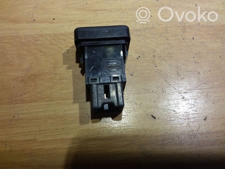 Nissan Almera Fog light switch 