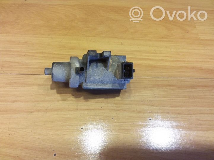 Volkswagen PASSAT B4 Turboahtimen magneettiventtiili 1H0906627