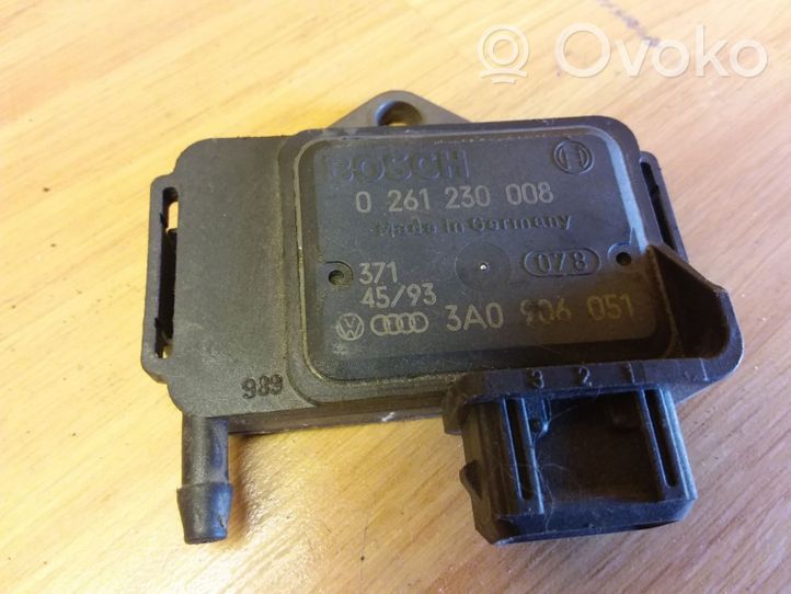 Volkswagen Golf III Air pressure sensor 0261230008