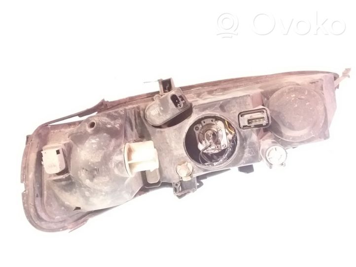 Opel Vectra B Lampa przednia 90586845