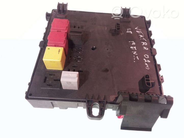 Opel Vectra C Module de fusibles 519032106