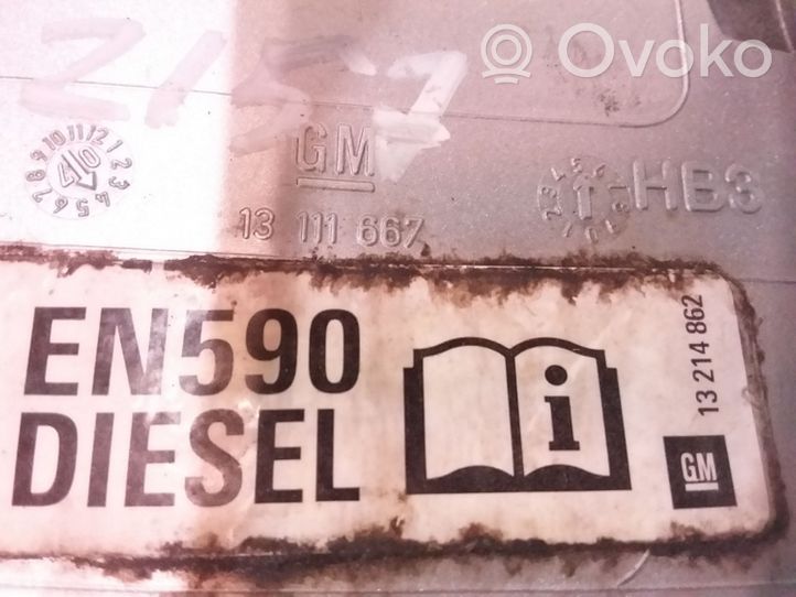 Opel Astra H Klapka wlewu paliwa 13111667