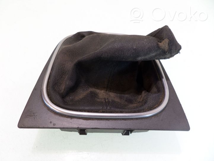 Volkswagen Golf V Garniture levier frein à main 1K0711113BG