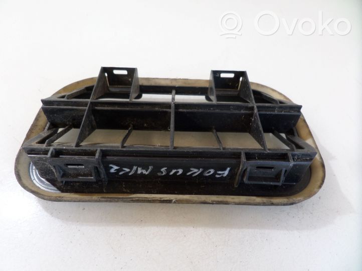 Ford Focus Kratka wentylacyjna pod zderzakiem tylnym YF1A54280B62AD