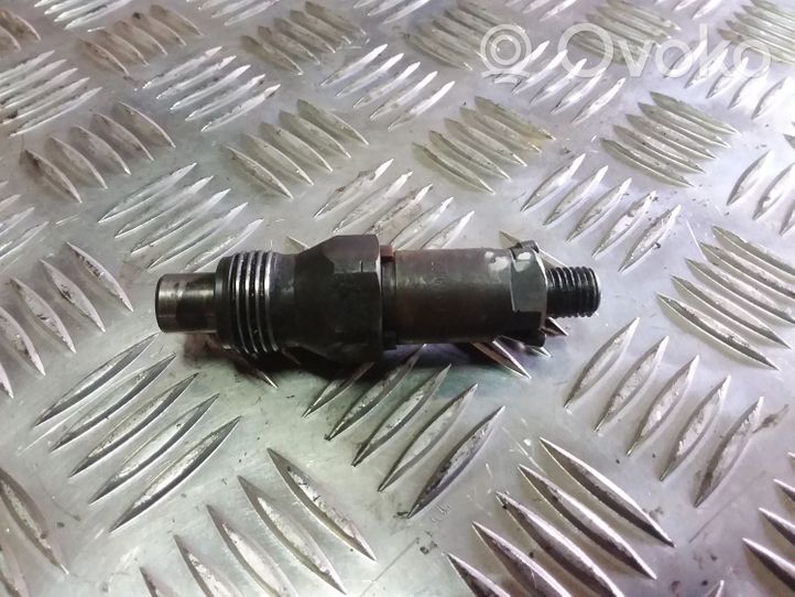 Renault Kangoo I Fuel injector LCR7365405