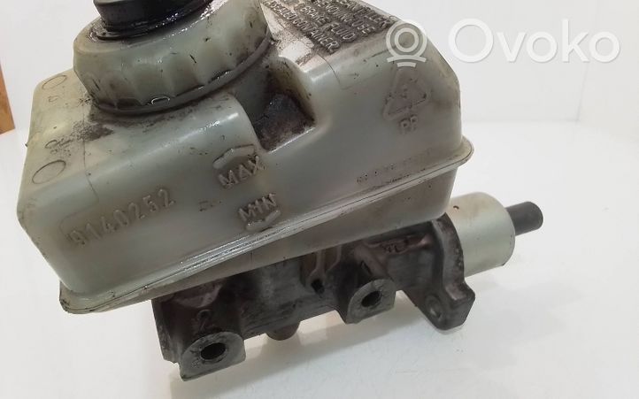 Volvo S70  V70  V70 XC Serbatoio di compensazione del liquido del freno 9140252