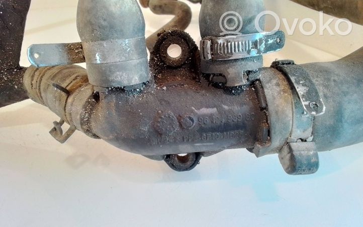 Peugeot 405 Tuyau de liquide de refroidissement moteur 9610498980