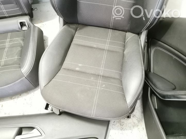 Mercedes-Benz A W176 Garnitures, kit cartes de siège intérieur avec porte 
