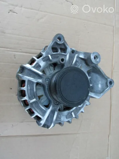 Mercedes-Benz SLK R172 Generatore/alternatore A0009060922