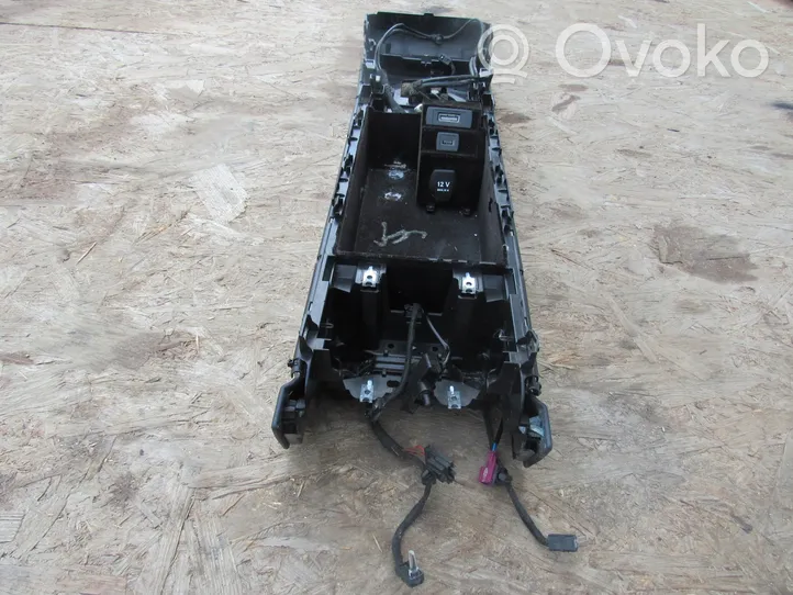 Mercedes-Benz SL R231 Console centrale T0502231