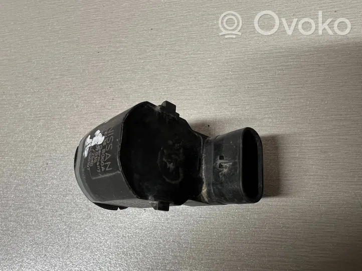 Nissan Qashqai Takapysäköintitutkan anturin pidike (PDC) 28438BG00A