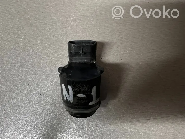 Nissan Qashqai Takapysäköintitutkan anturin pidike (PDC) 28438BG00A