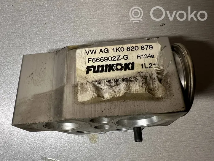 Volkswagen Golf V Air conditioning (A/C) expansion valve 1K0820679