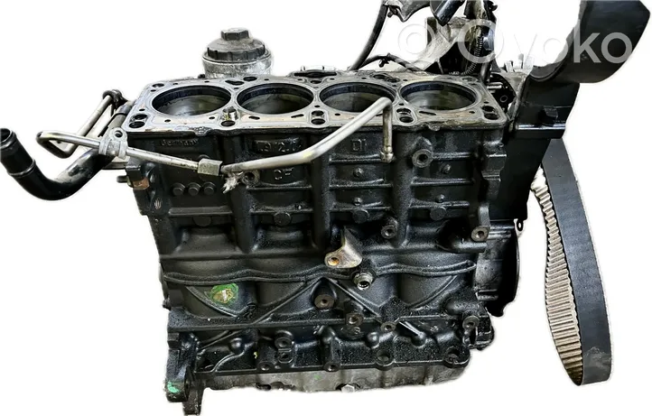 Volkswagen PASSAT B6 Bloque de motor BKD