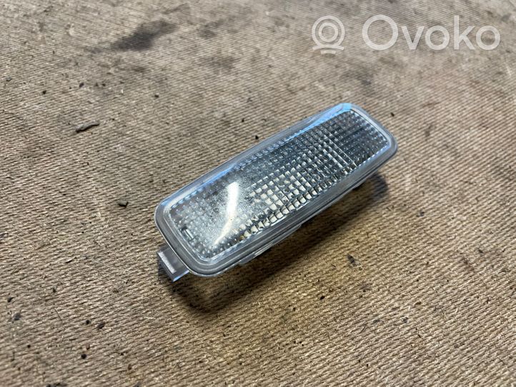 Audi TT Mk1 Illuminazione sedili anteriori 8L0947105A