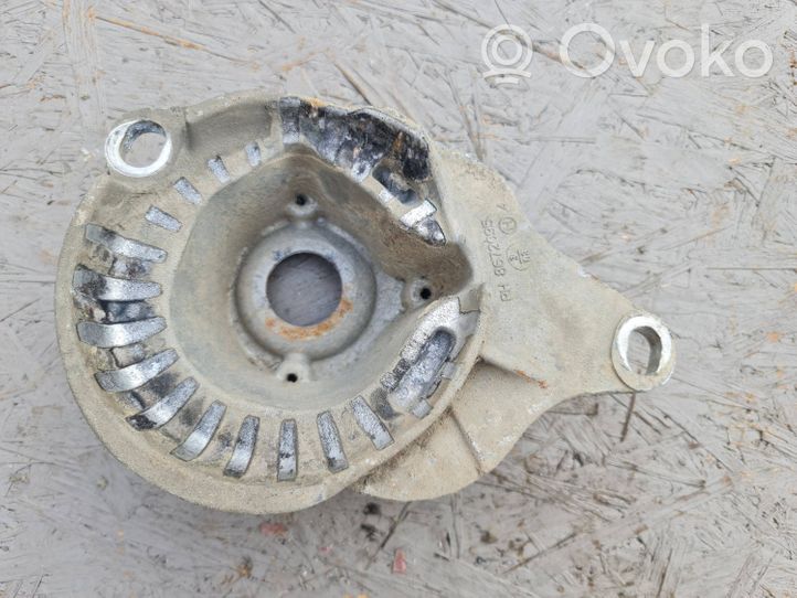 Volvo V70 Etuiskunvaimentimen kannake 8672095