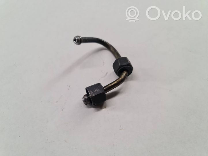 Volvo S40, V40 Fuel injector supply line/pipe 