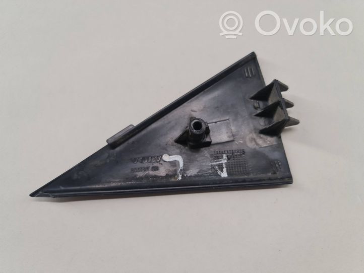 Volvo S40, V40 Moulures des vitres de la porte arrière 896893