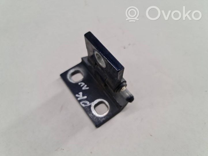 Volvo V70 Front door upper hinge 