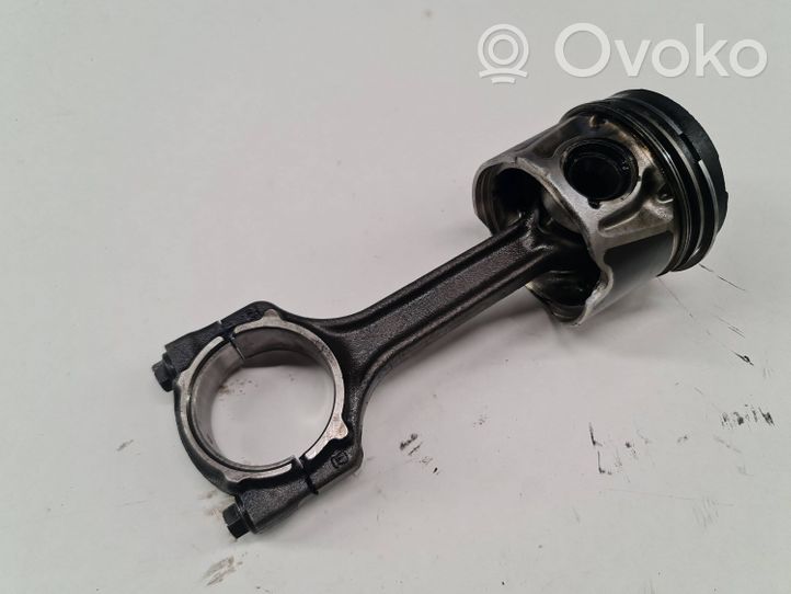 Fiat Grande Punto Tłok z korbowodem 13502643