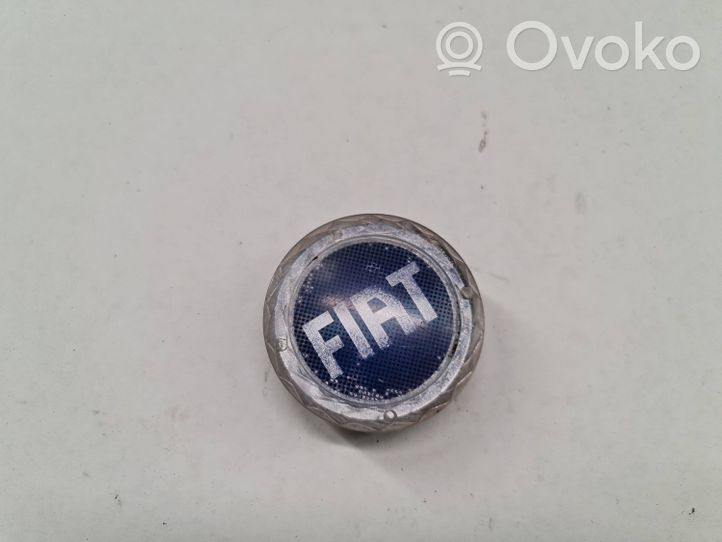 Fiat Grande Punto Alkuperäinen pölykapseli 