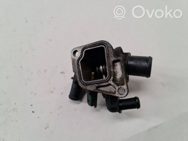 Fiat Grande Punto Termostat / Obudowa termostatu 55194271