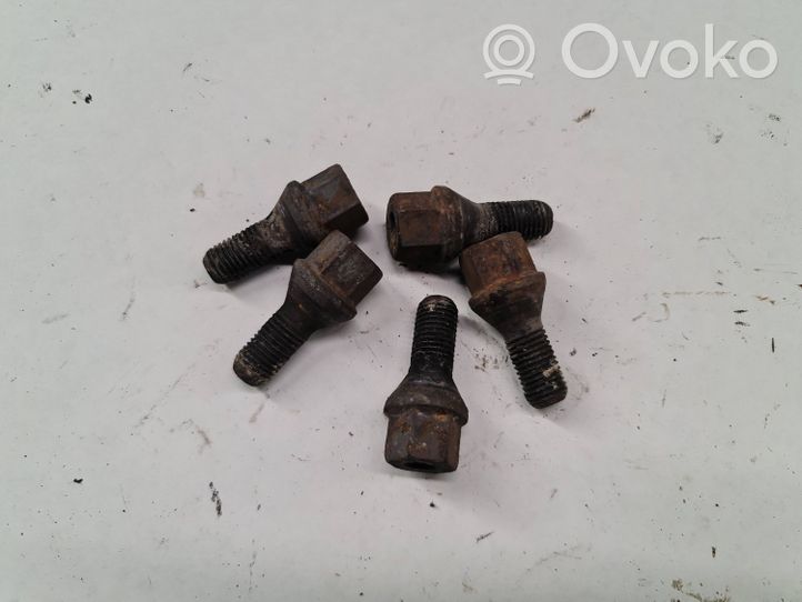 Opel Zafira B Nuts/bolts 