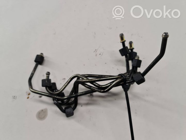 Peugeot 407 Fuel injector supply line/pipe 