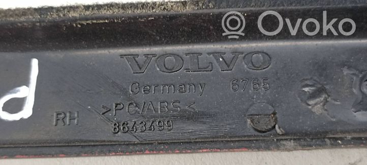 Volvo V70 Etuoven lista (muoto) 8643499