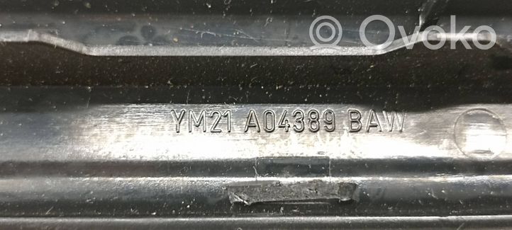 Ford Galaxy Kojelaudan hansikaslokeron lista YM21A04380BAW