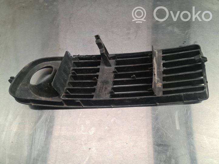 Audi A6 S6 C5 4B Grille antibrouillard avant 4B0807682M