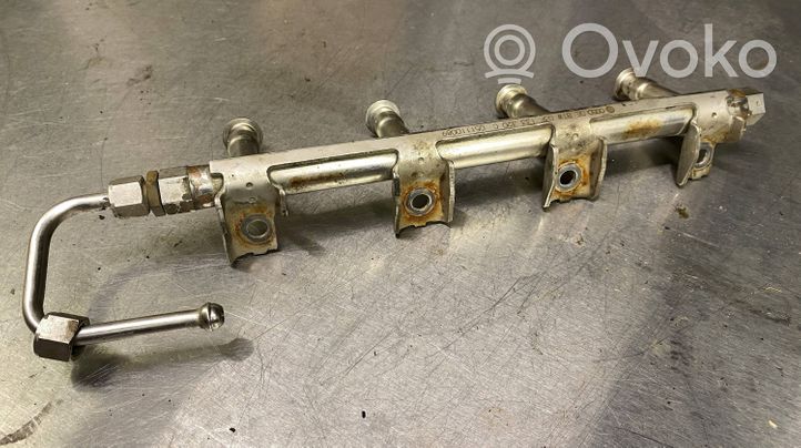 Volkswagen Caddy Kraftstoffverteiler Einspritzleiste Verteilerrohr 03F133320C