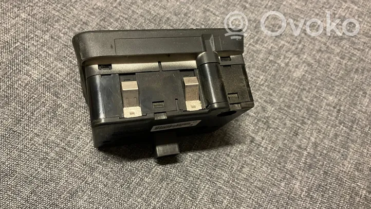 Volvo S80 Light switch 8691745