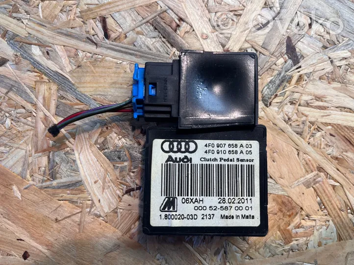 Audi A6 S6 C6 4F Clutch pedal sensor 4F0907658A